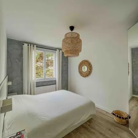 Apartment Tres Bien Equipe Et Idealement Situe. *