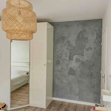 Apartment Tres Bien Equipe Et Idealement Situe. *